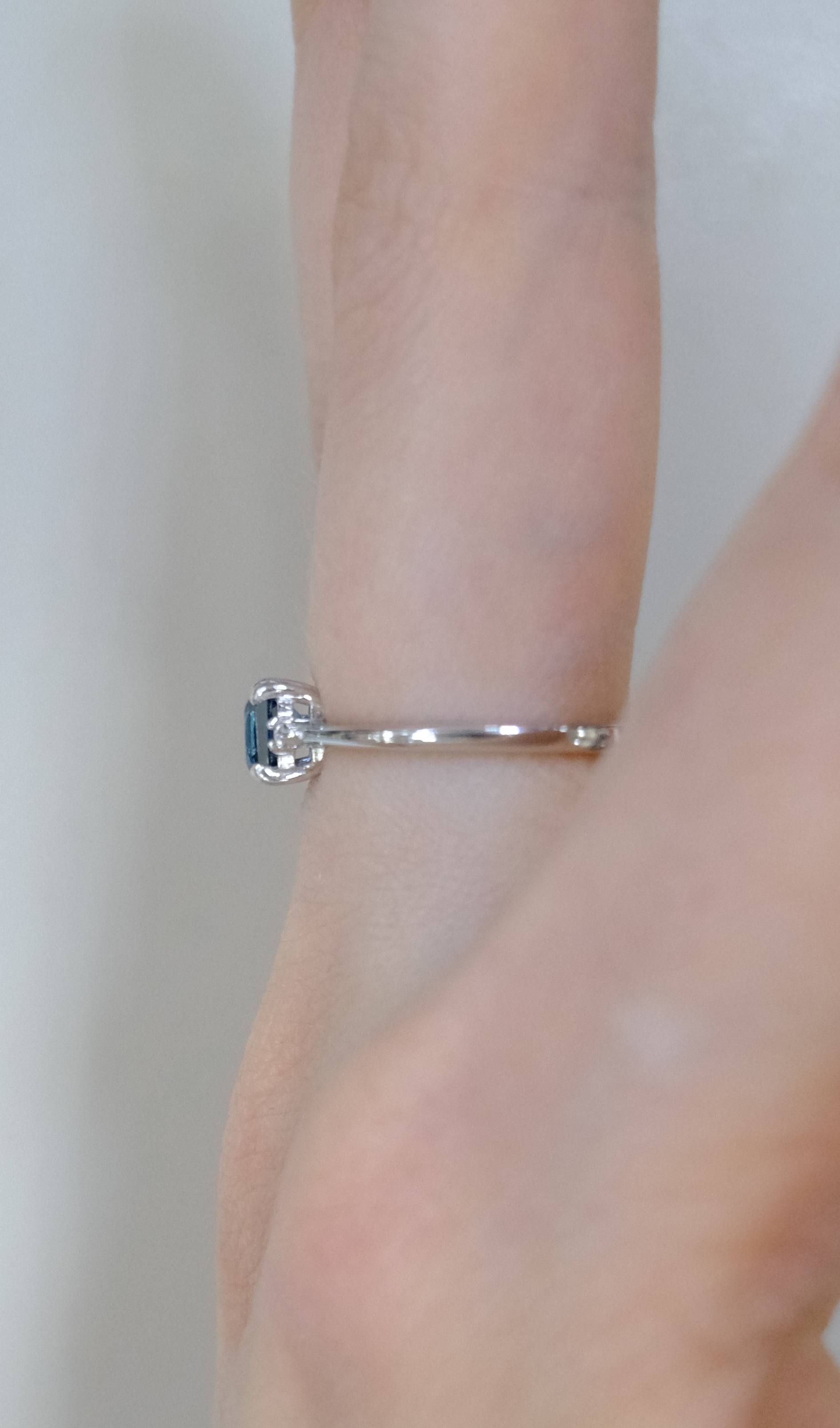 Серебряное кольцо с топазом Лондон
